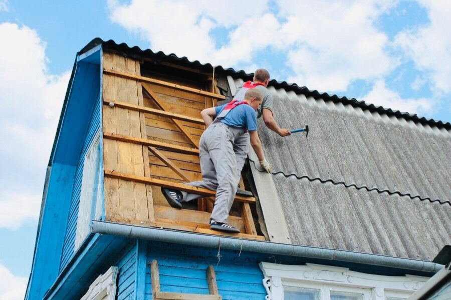 монтаж кровли, замена крыши в частном доме, замена кровли, профнастил на крыше, монтаж кровли из профнастила