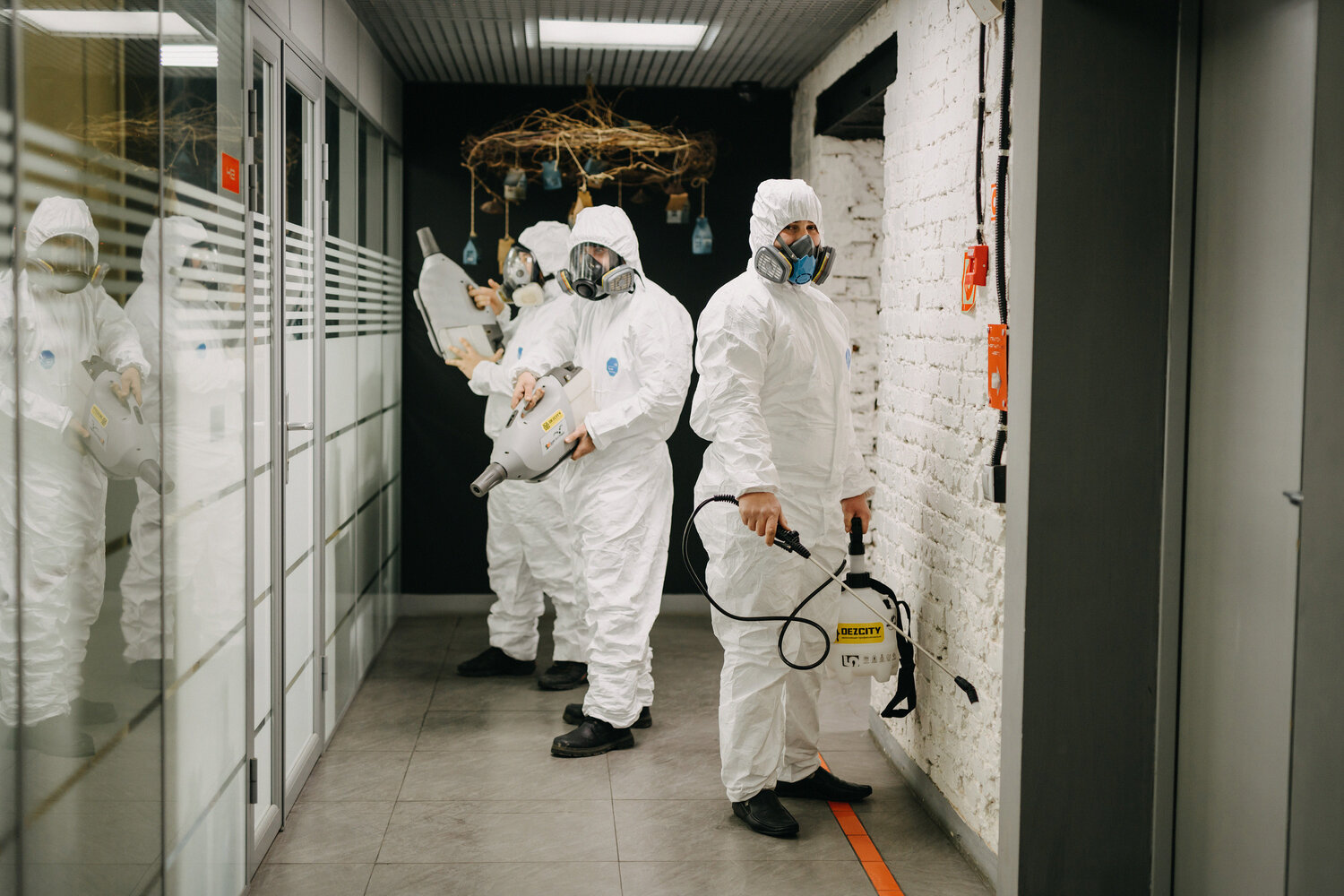 дезинфекция дезинсекция дератизация, дезинфекция помещений, санитарная комната для дезинфекции, дезинсекция средств индивидуальной защиты, дератизация и дезинсекция