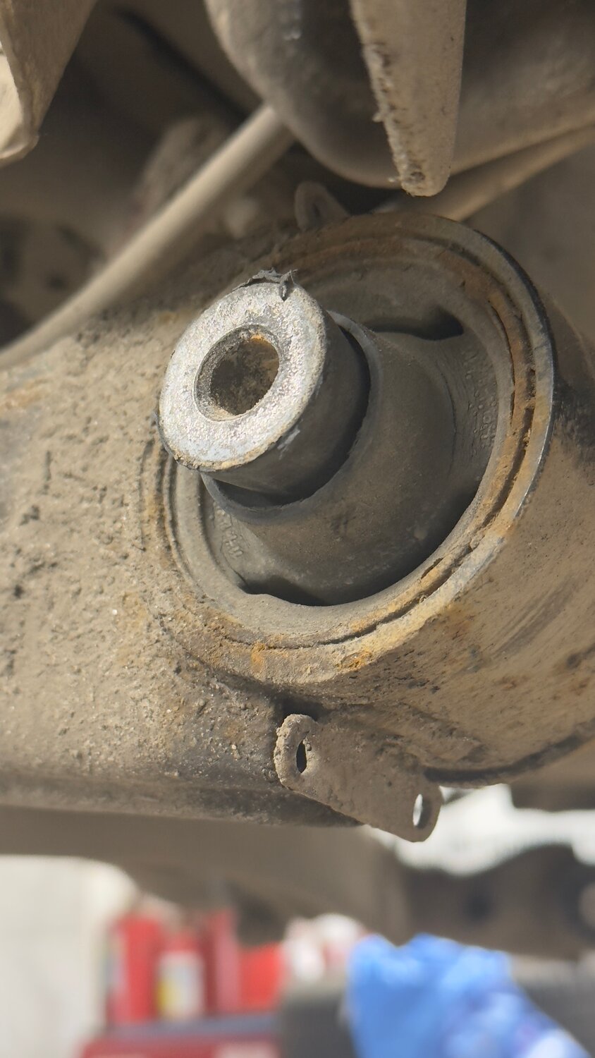 замена сайлентблоков задней балки киа рио 3, сайлентблоки задней балки киа рио 3, замена сайлентблоков задней балки солярис, замена сайлентблоков задней балки, сайлентблок задней балки киа