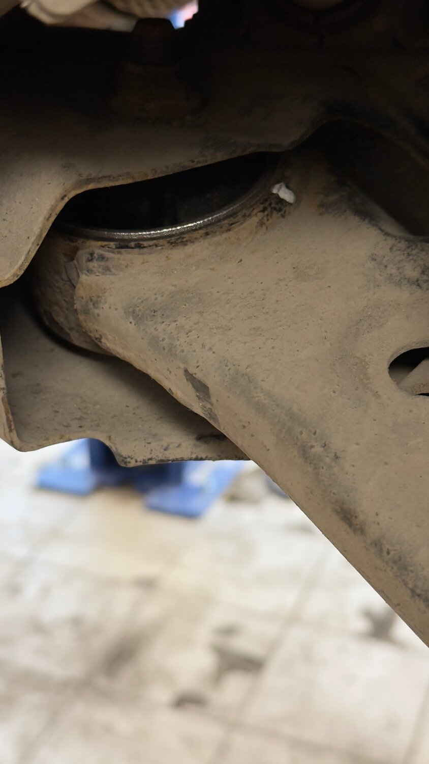 задние сайлентблоки передних рычагов, замена сайлентблоков передних рычагов, сайлентблоки переднего рычага субару форестер, сайлентблок переднего рычага субару форестер sh, передний рычаг хендай санта фе сайлентблоки