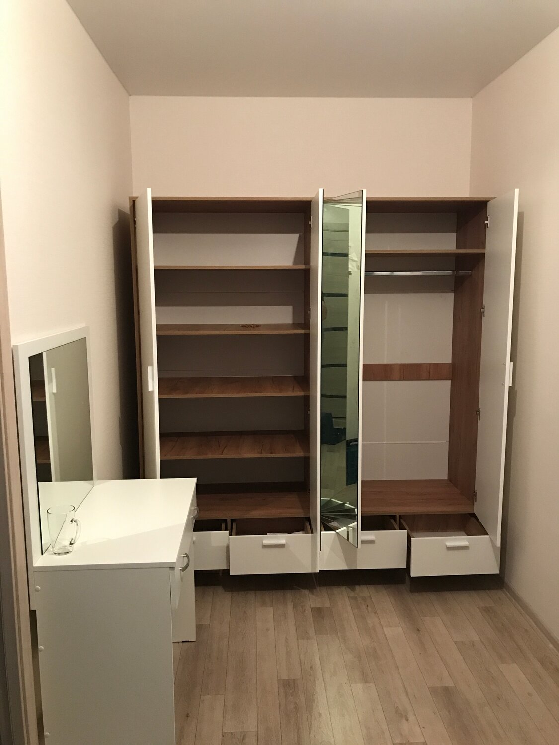 шкаф распашной, шкаф, шкаф для одежды, мебель для спальни, шкаф для спальни