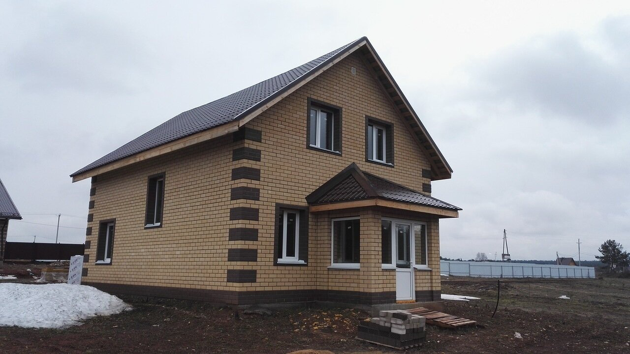 ханская усадьба казань коттеджный поселок, дома из кирпича под ключ, дом в, дом из желтого кирпича с коричневыми вставками, дома из желтого кирпича