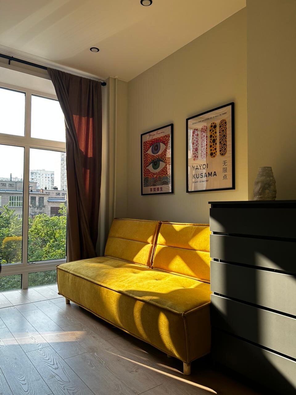 интерьер комнаты, квартира студия, студии в москве, апартаменты студия, диван