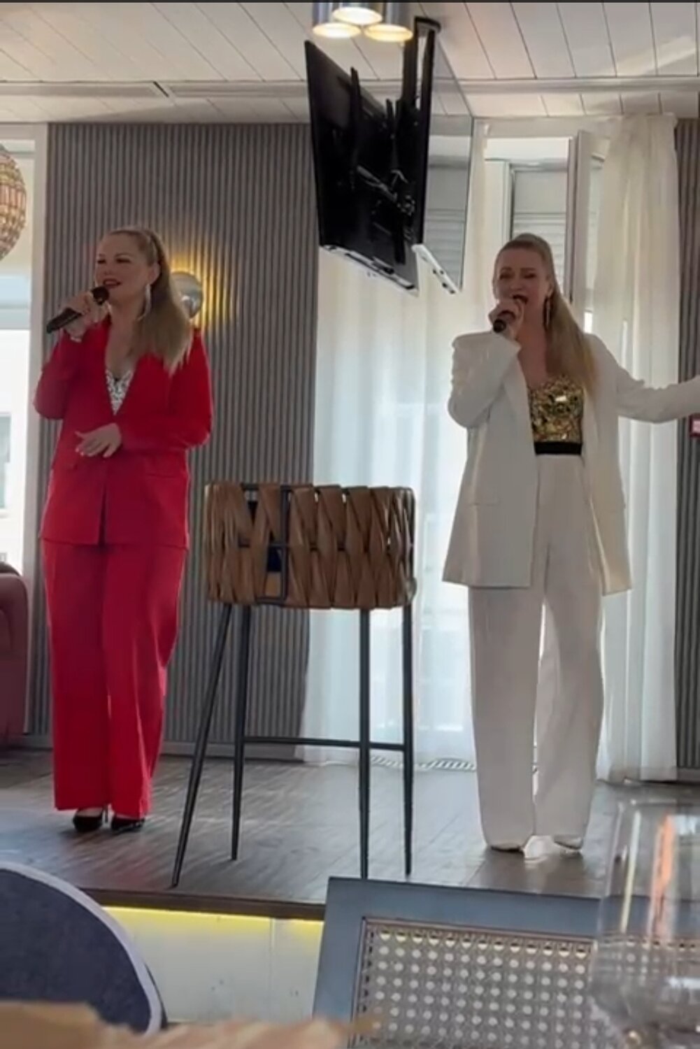 современный брючный костюм, женский брючный костюм, модные брючные костюмы, костюм брючный вечерний, свадебный ведущий