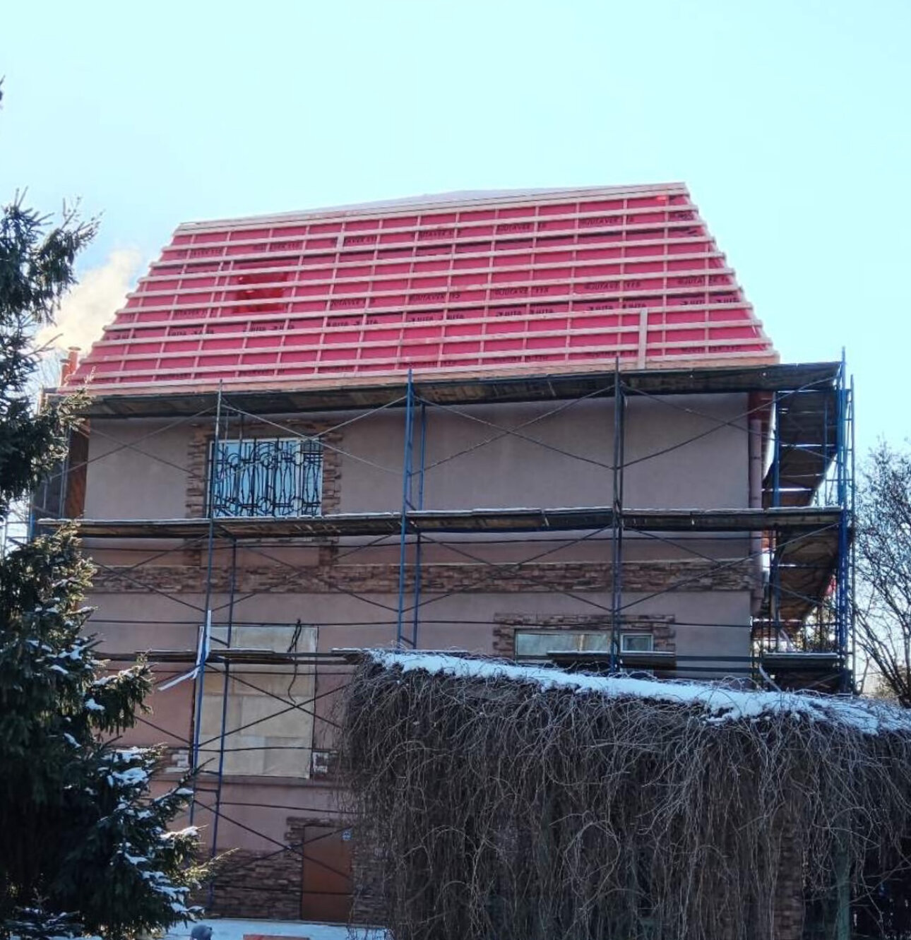 кровля ендовы металлочерепицей, металлочерепица крыша, кровельные работы, металлочерепица кровля, монтаж кровли