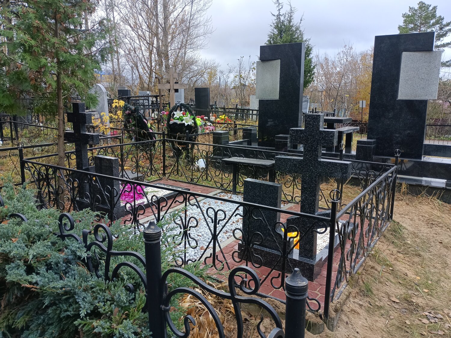 памятник, литвиново кладбище калуга, на кладбище, кладбище памятник, могила кладбище
