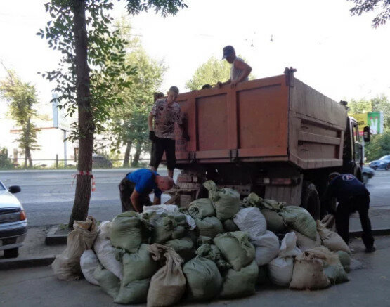 Вывоз бытового мусора в мешках