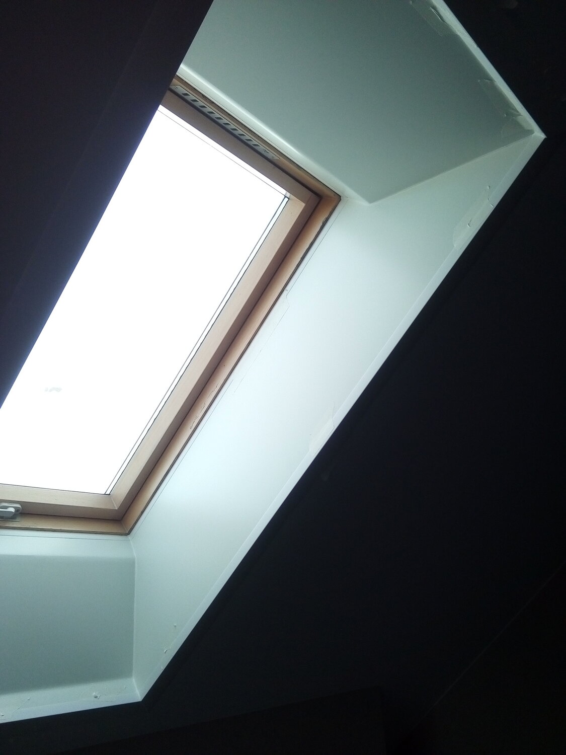откосы велюкс, окно, мансардное окно velux, окна на мансарде, мансардное окно