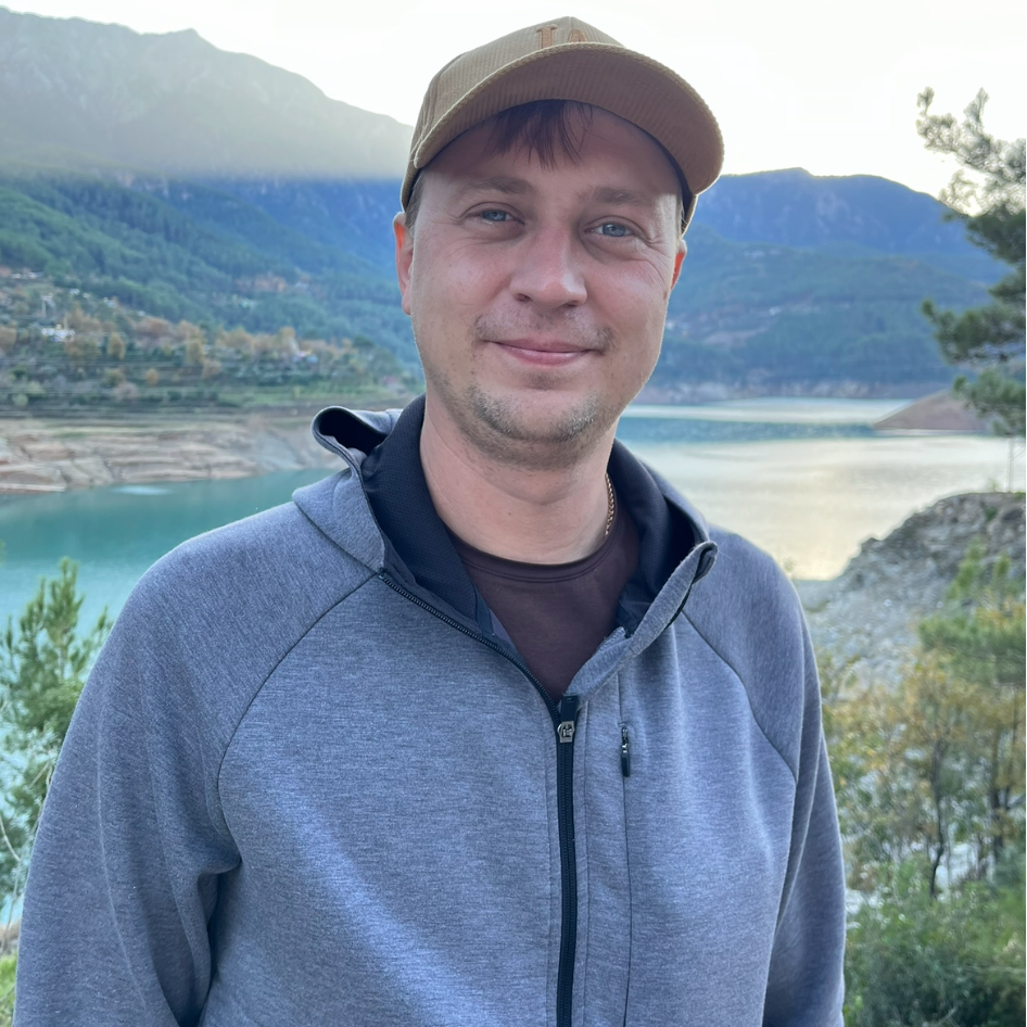 Антон Петров
