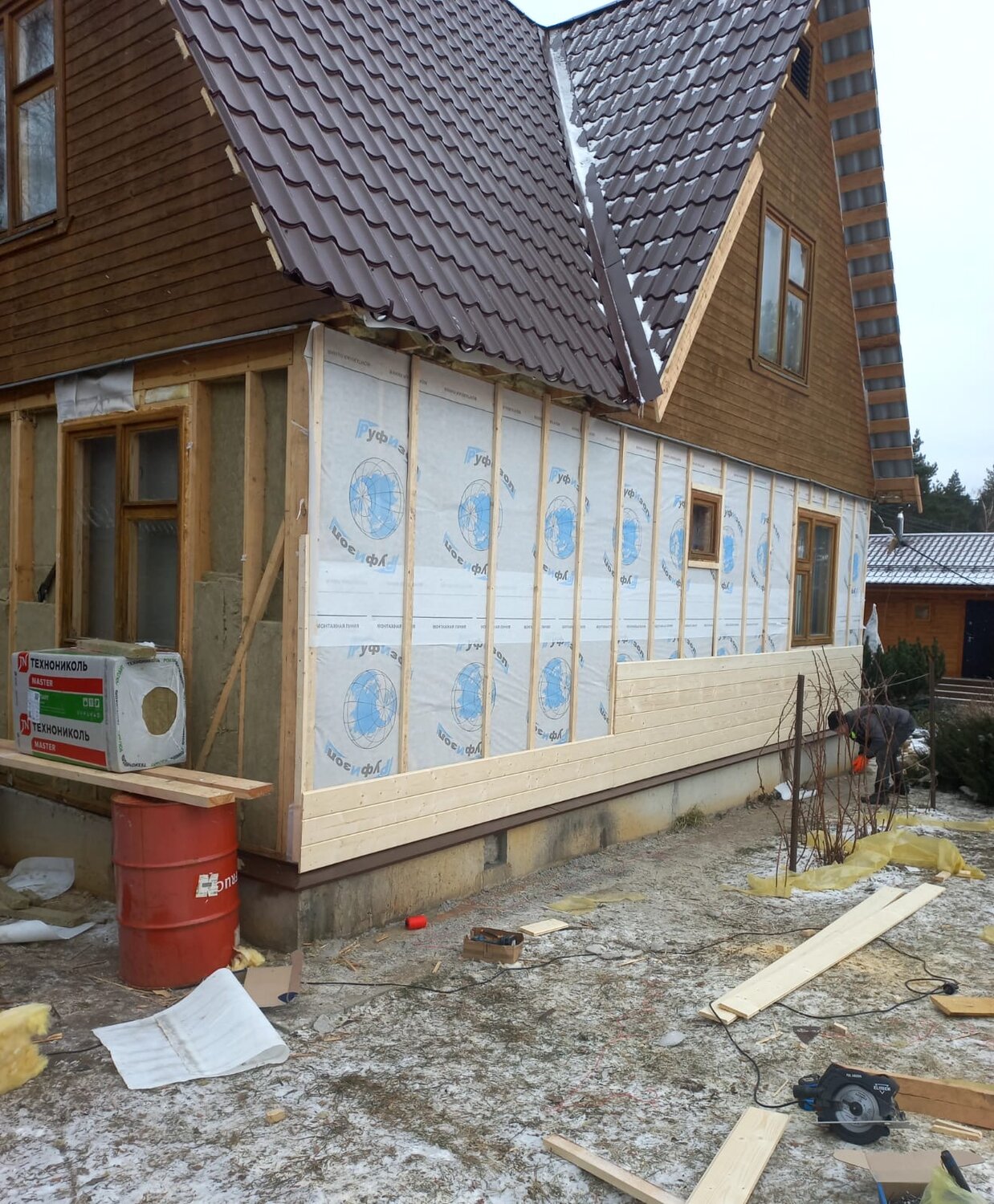 Обшивка дома, имитирующая брус.