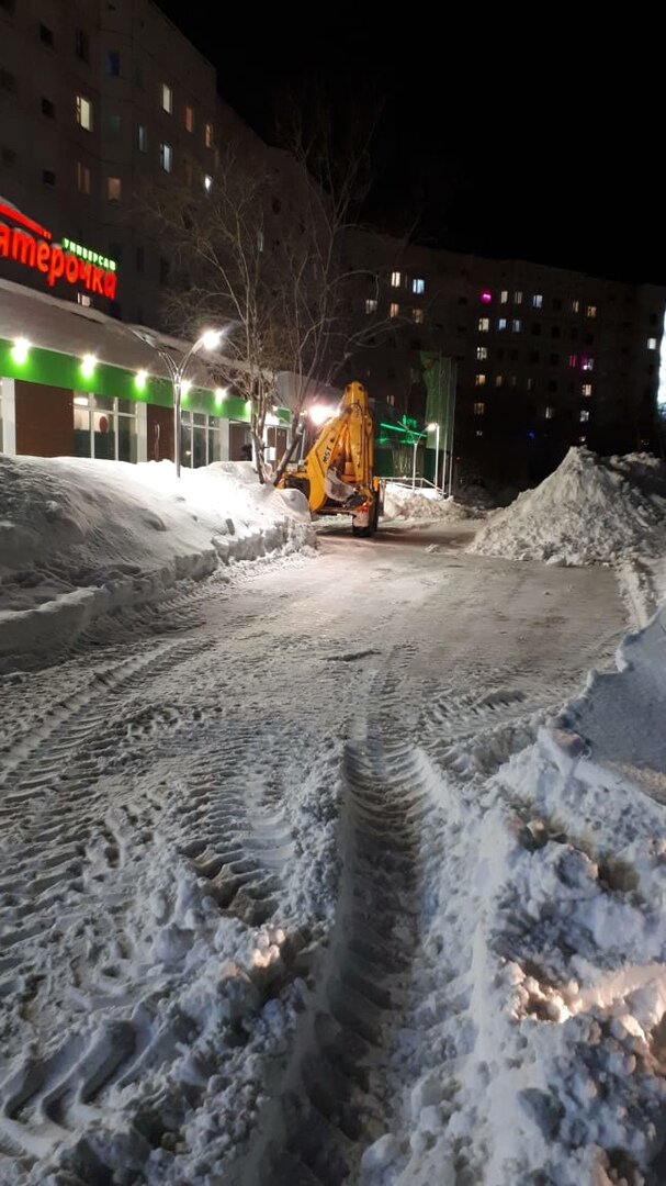 снег, уборка снега, норильск сугробы, gorod murmansk, снег во дворе