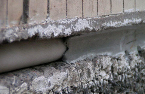 герметизация швов в панельном доме, межпанельные швы в панельном доме, герметизация межпанельных швов, теплоизоляция межпанельных швов, межпанельные швы пяти зтажки