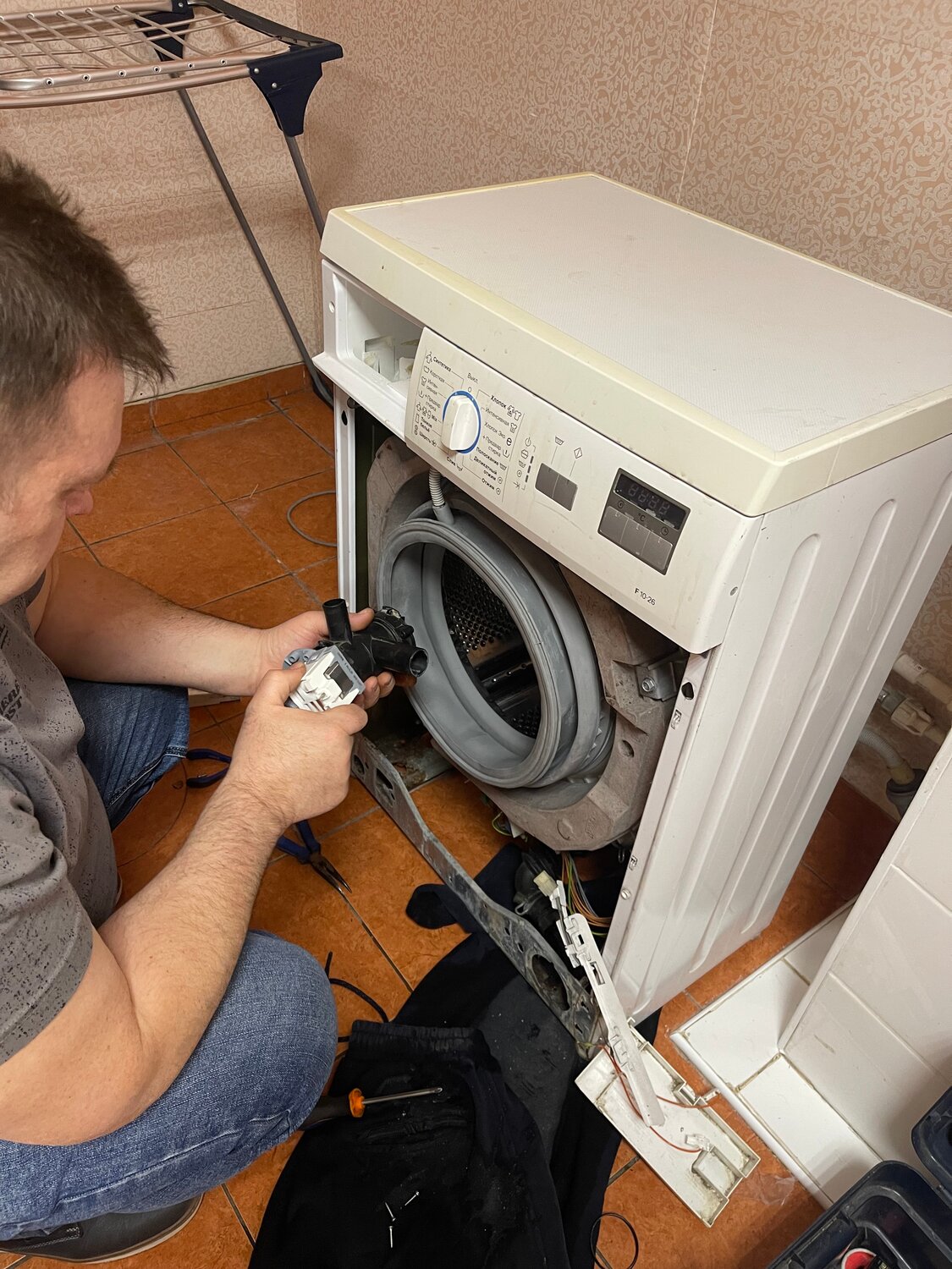 стиральная машина ремонт, мастер по ремонту стиральных машин, чистка стиральной машины, ремонт стиральных машин на дому, подключение стиральной машины