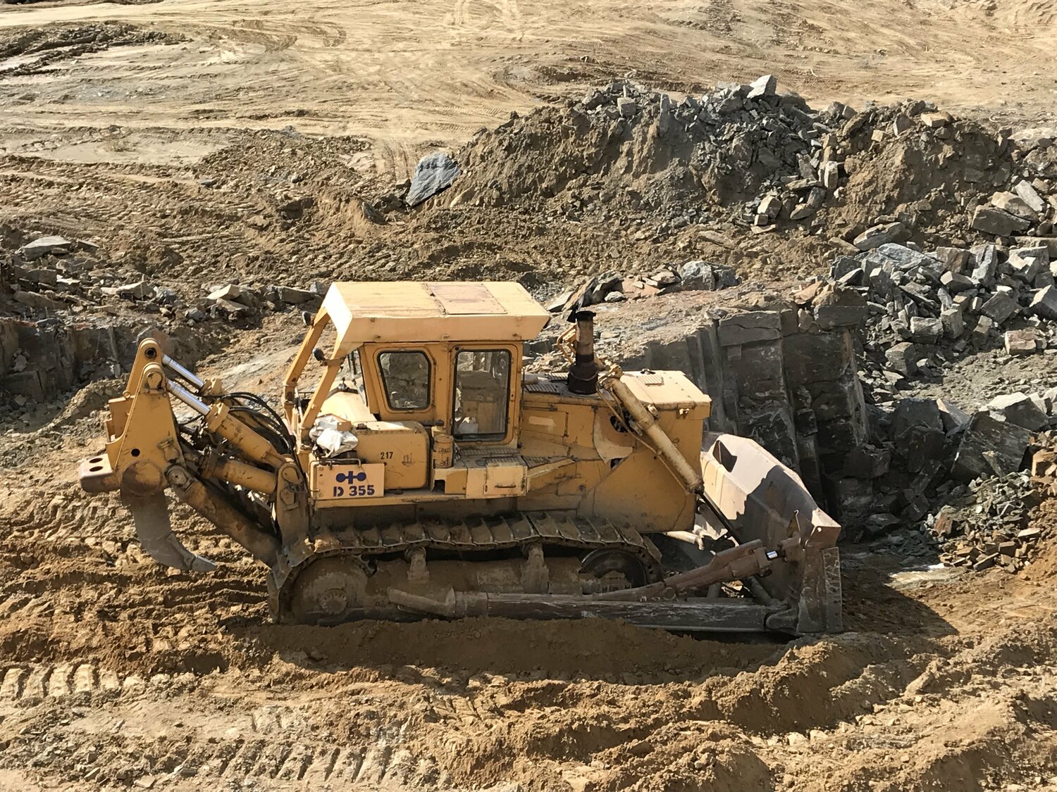 Аренда Бульдозера Komatsu D355, 54 тонны, рыхлитель