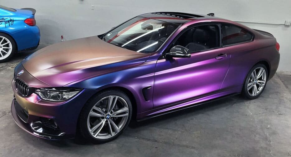 Оклейка автомобиля глянцевой пленкой