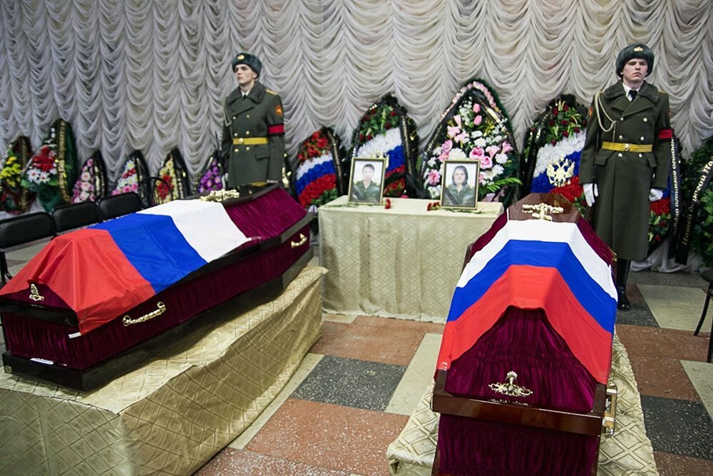 похороны, похороны военнослужащего, надежда дураченко могила, прощание, медсестры еао погибшие в сирии