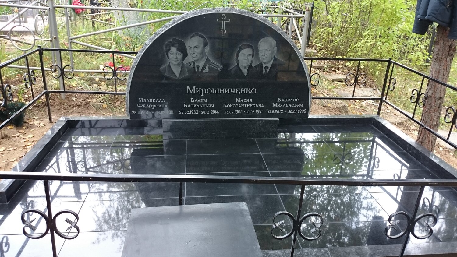 семейные памятники на кладбище, марьин камень нижний новгород памятники, гранитная мастерская памятники шатура, горизонтальные памятники на кладбище, могила