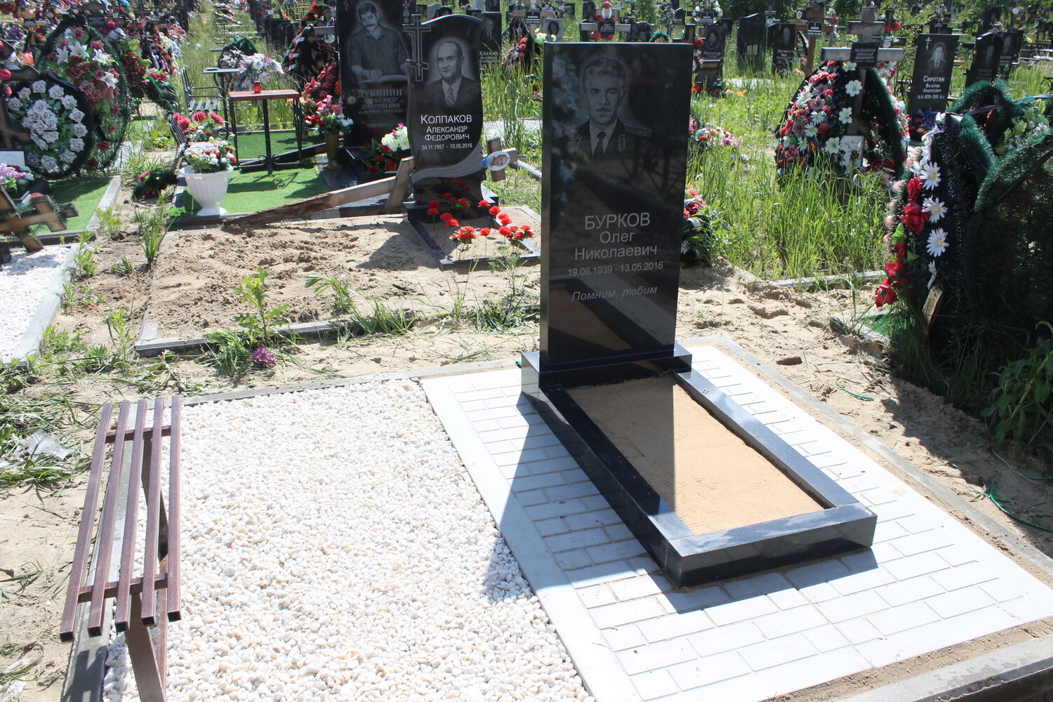 памятники на могилу в нижнем новгороде, памятники на могилу в медведевке, памятники на могилу на кладбище, низкий памятник на могилу, памятники на могилу установленные