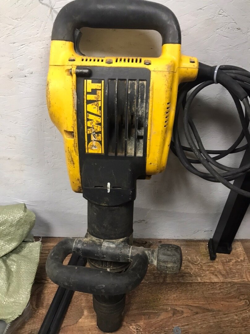 отбойный молоток dewalt d25899k, отбойный молоток dewalt d25940k, отбойный молоток, отбойный молоток dewalt 12 kg, dewalt