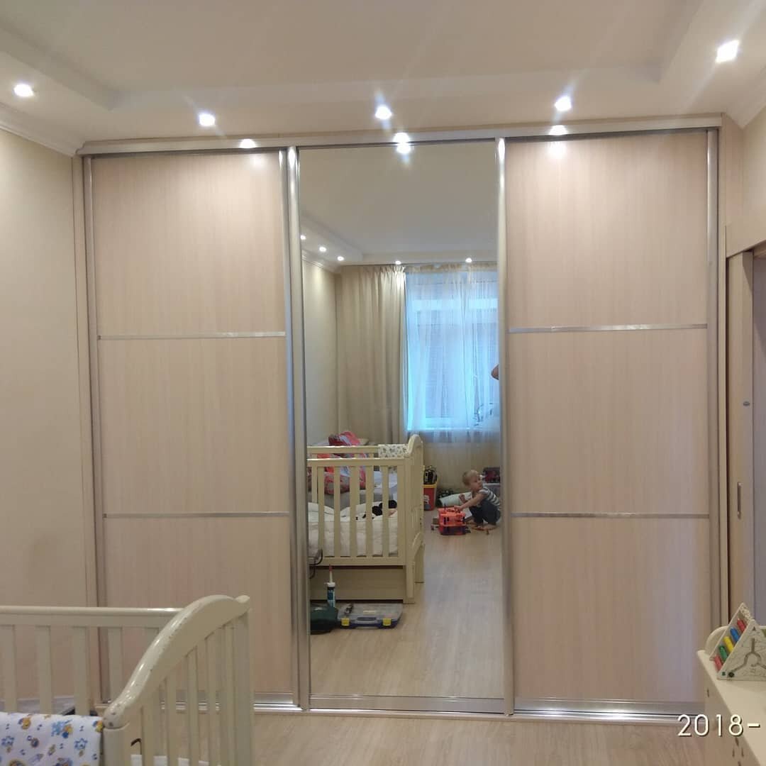 встроенные шкафы купе, шкаф купе в однушку, шкаф купе, шкаф купе лдсп с зеркалом, встроенный шкаф купе 3м