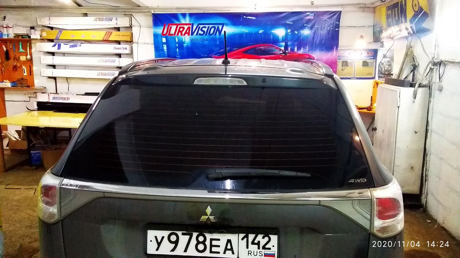 автомобиль, авто, тонировка стекла автомобиля, тонировка, в машине