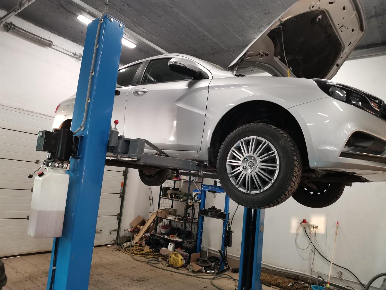 lada vesta подъемник, lada vesta, авто, автосервис, автомобиль