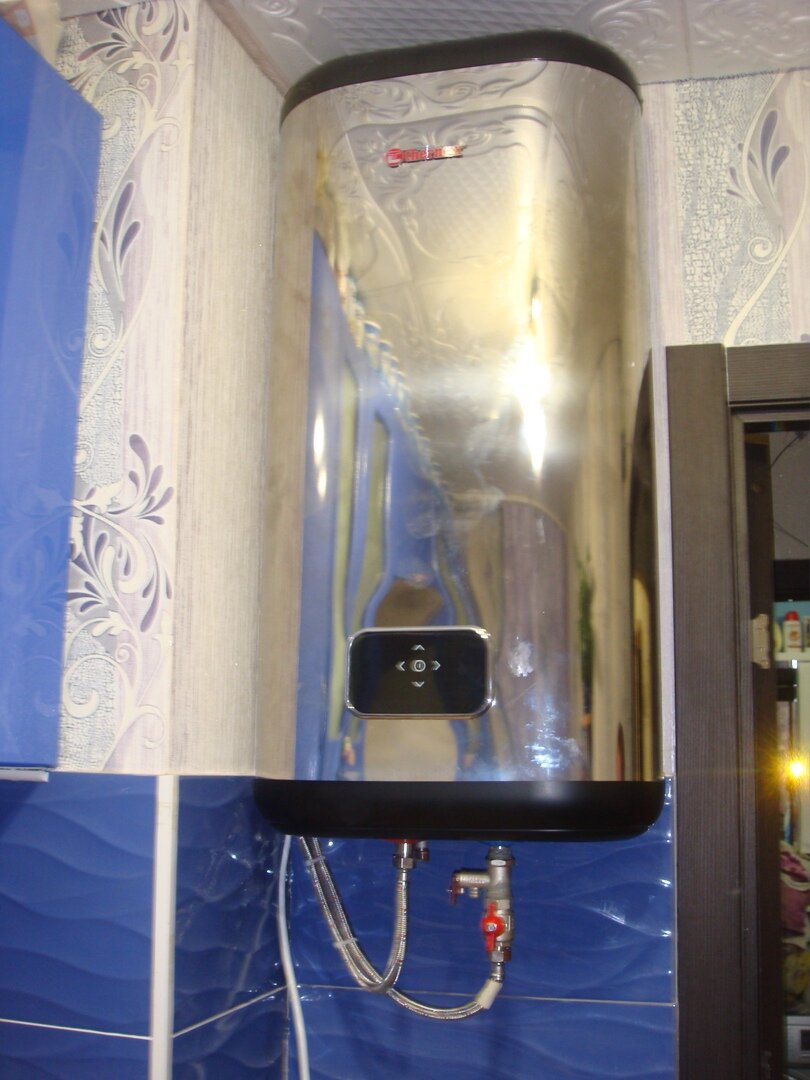 водонагреватель термекс 80 л, термекс rzb 30-l, водонагреватель thermex stainless g5, водонагреватель, горизонтальный водонагреватель 100 литров термекс в ванной