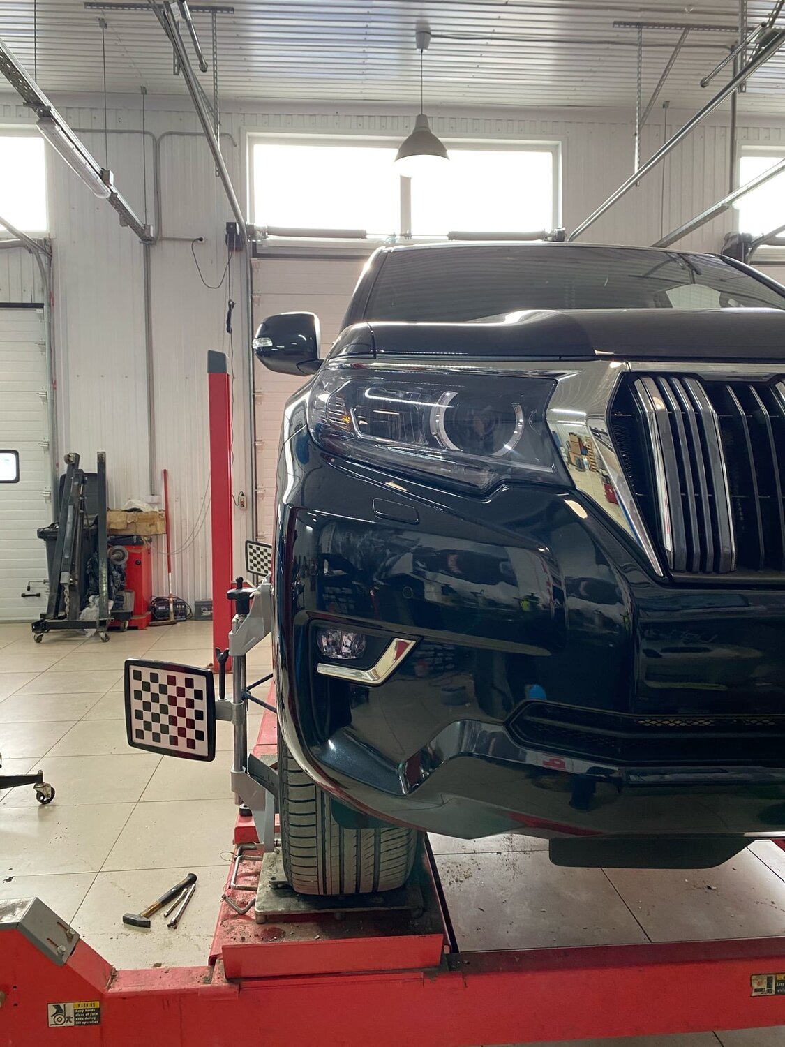 toyota land cruiser, toyota land cruiser prado, автомобиль, авто, прадо 150 2017 на подъемнике