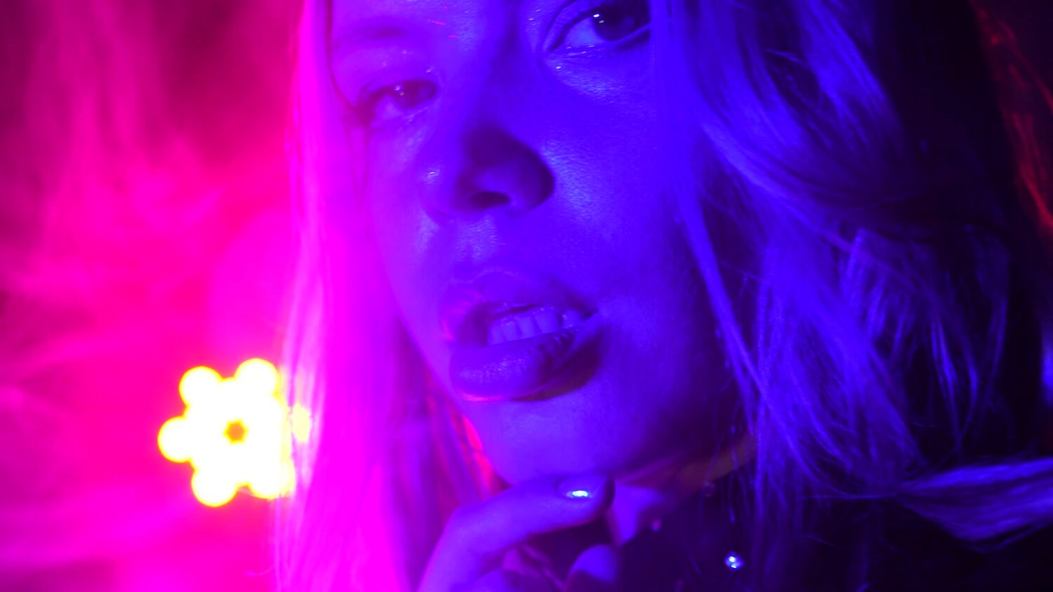 темнота, группа chromatics, ивана иванова, фотографии