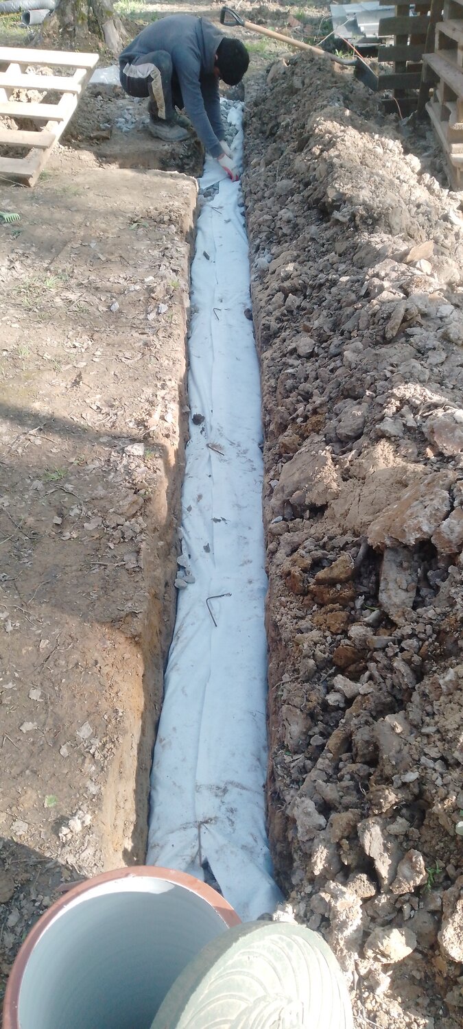 труба дренажная софтрок 110, дренаж мзфл, дренажная труба в геотекстиле, дренажная труба, дренаж участка
