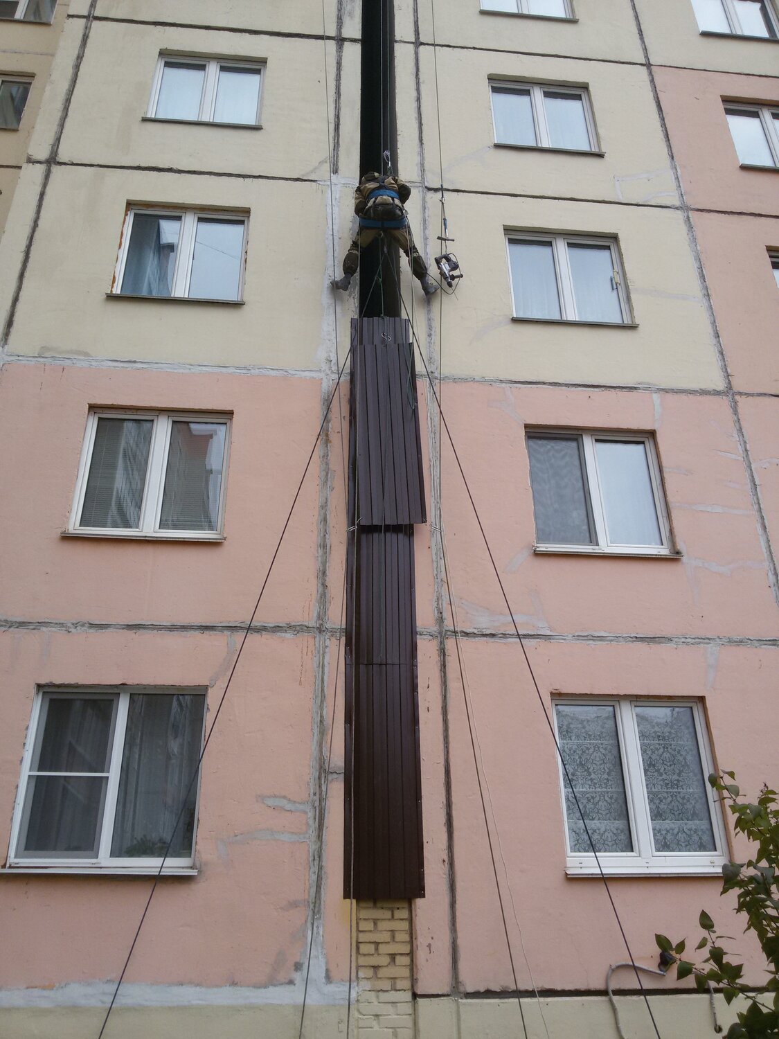 промышленный альпинизм, фасадные работы, монтаж дымохода, монтаж вентиляции, крепление воздуховода