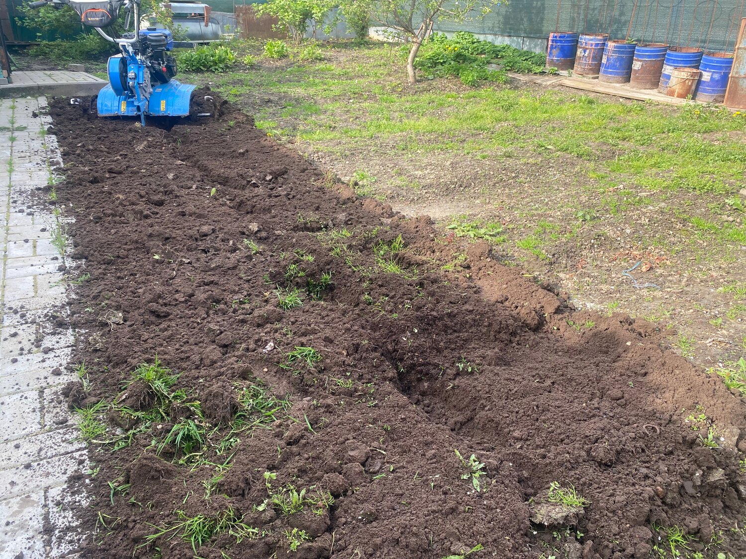 вспашка земли мотоблоком, вспашка огорода мотоблоком, вспашка мотоблоком, вспашка земли мотоблоком нева, мотоблок для вспашки