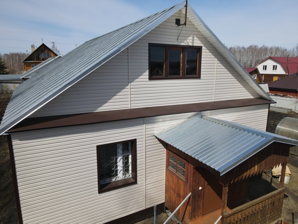 металлический сайдинг, дома сайдинг, сайдинг, сайдинг дом, фронтон шиферной крыши