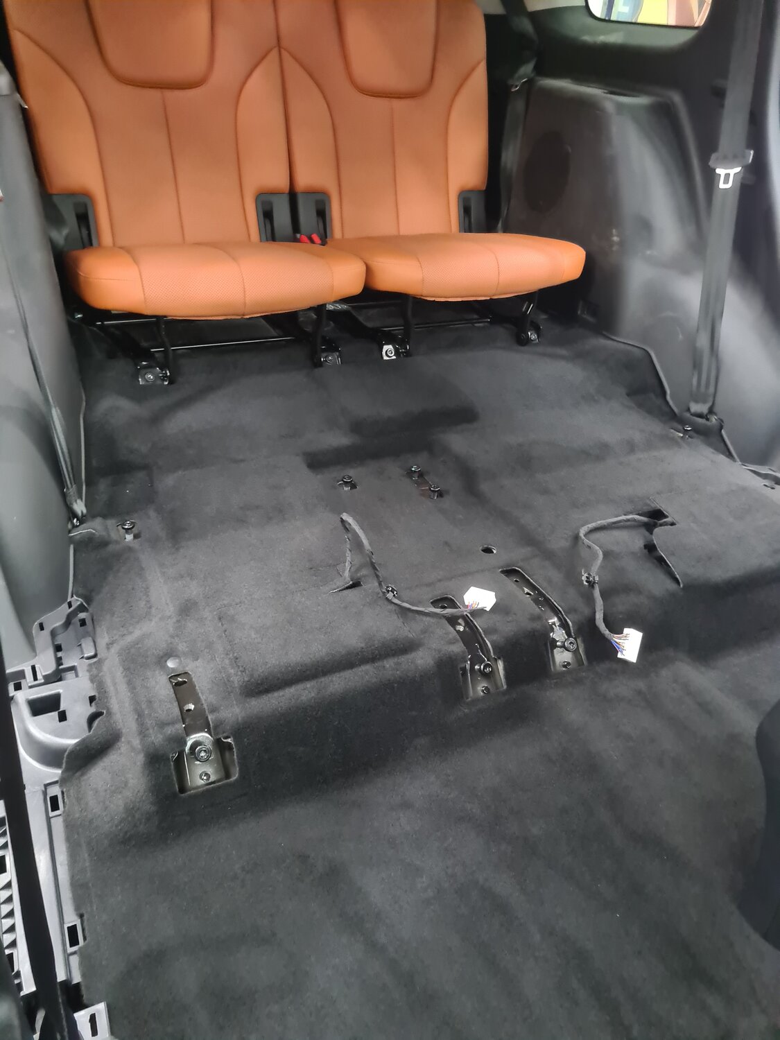 шумоизоляция автомобиля, lexus lx 570 шумоизоляция, comfortmat шумоизоляция пола, шумоизоляция салона, хёндай гранд старекс