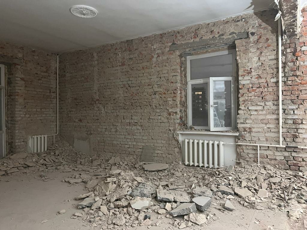 демонтаж стен, демонтажные работы, демонтаж штукатурки, штукатурка стен, демонтаж стяжки