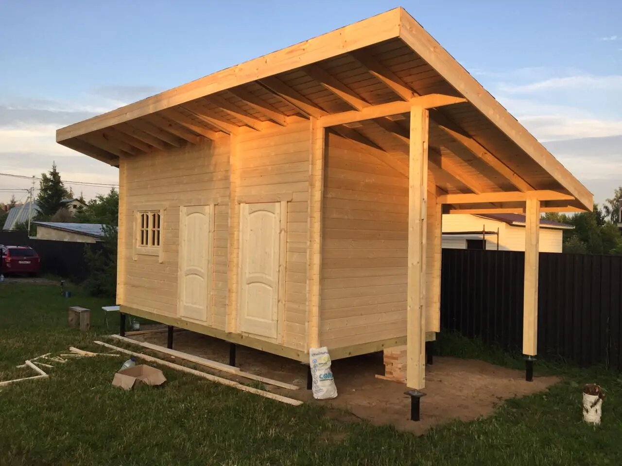 хозблок 5х3 односкатной крышей, хозблок / сарай 2х2, хозблок для дачи с навесом, хозблок с навесом, хозблок с верандой для дачи