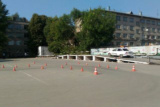 Занятия по вождению на площадке