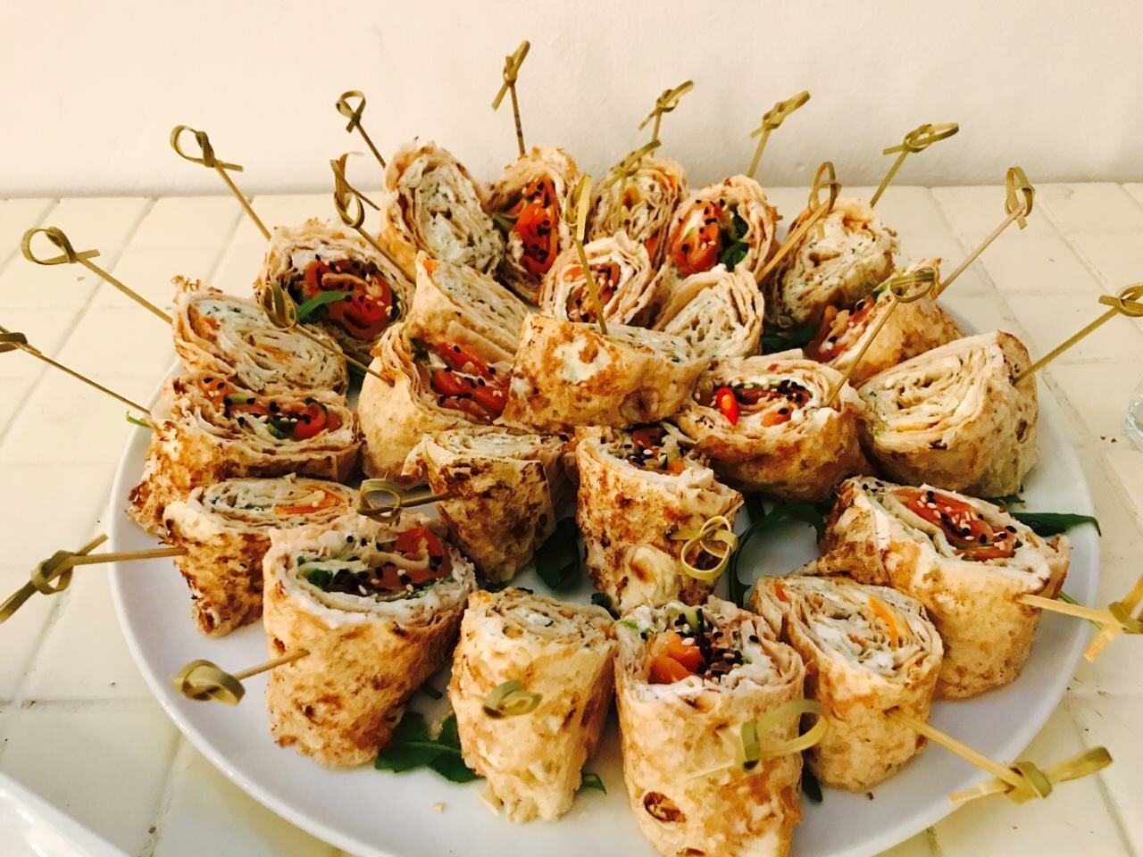 закуски в тортильях, еда, закуска, аппетитные закуски, закуска из лаваша
