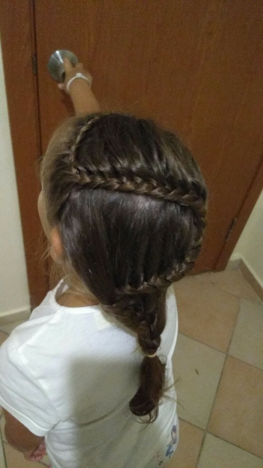 колосок прическа для девочки, косички для девочек, плетение кос, круговая косичка для девочек, колосок с хвостиками для девочки
