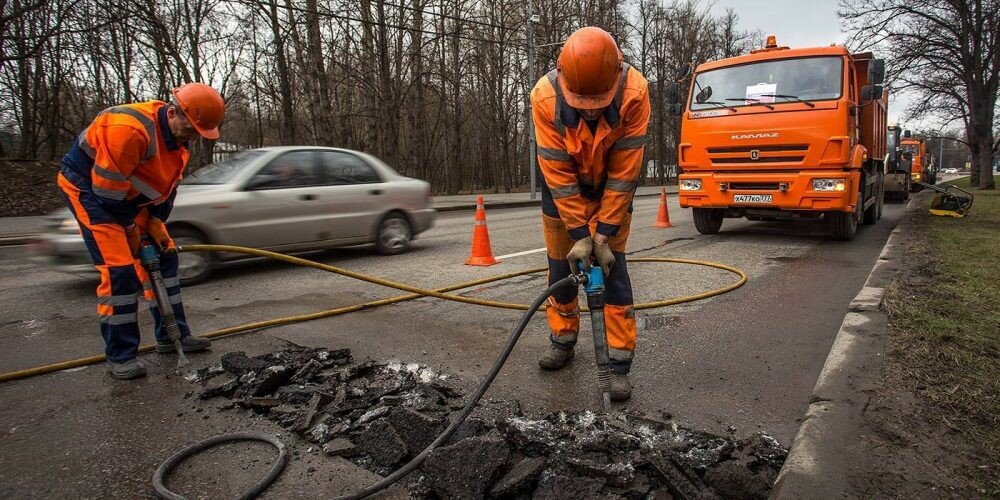 дорожный рабочий, дорожные работы, нарушения дорожного покрытия, отбойный молоток дорожники, дорожник