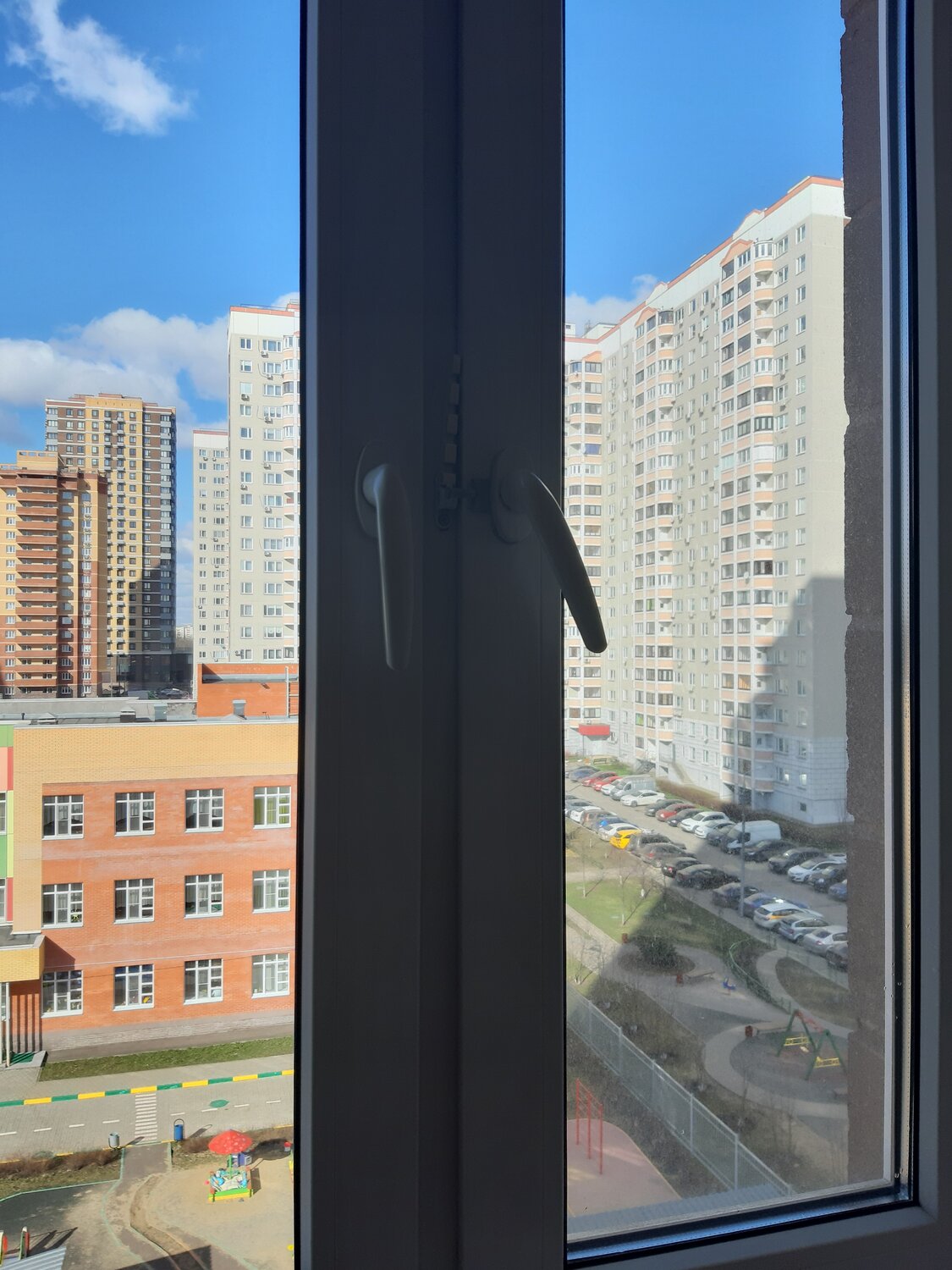 окна, из окна, вид из окна, улица, балкон