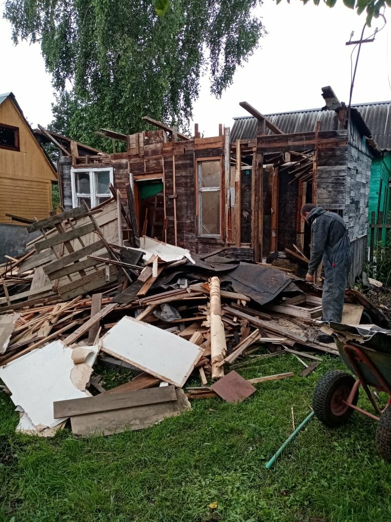 деревянный дом, снос, сломанный дом, здание, исторический дом