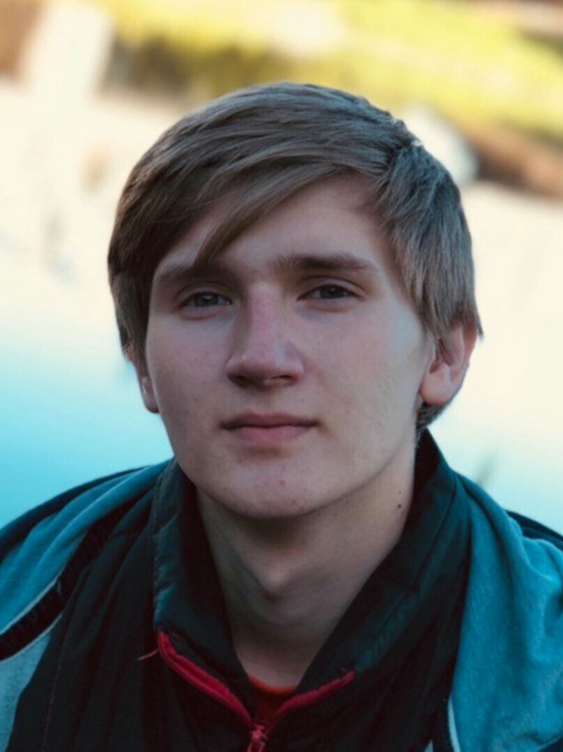 Денис Сапунов