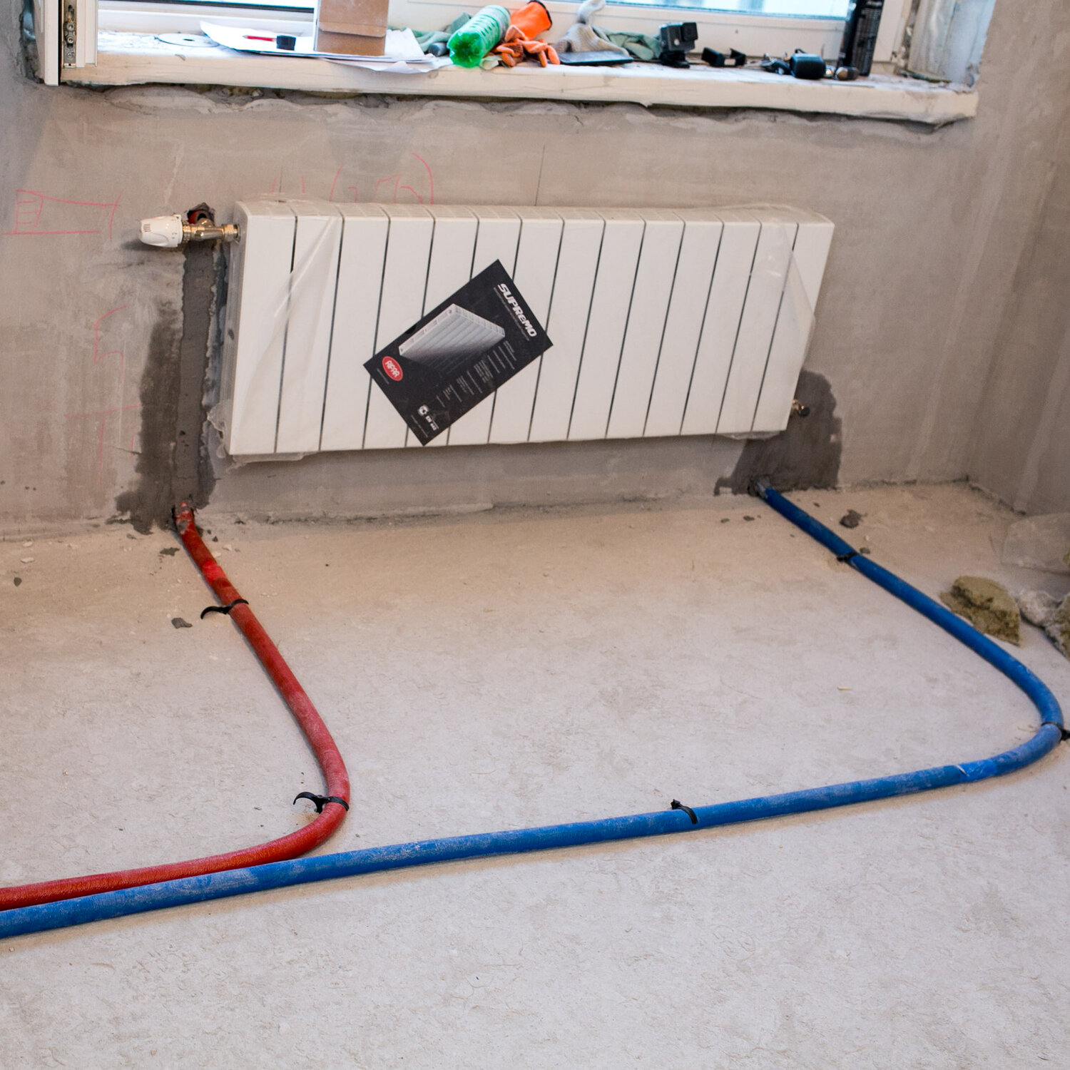 разводка отопления в полах, лучевая разводка отопления в квартире, лучевая разводка отопления, двухтрубная система отопления рехау, отопление