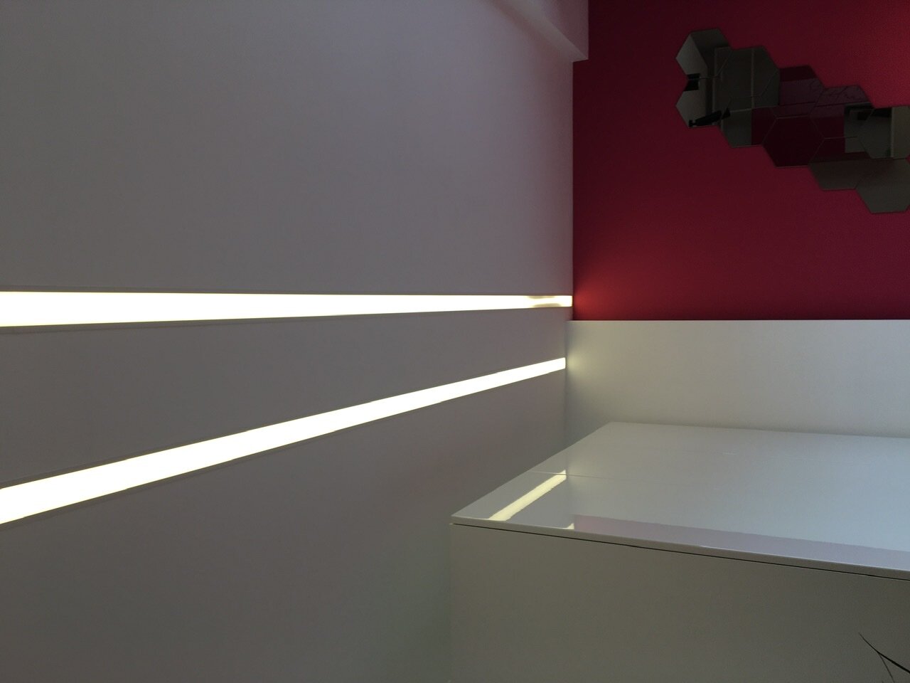 светодиодная подсветка полок, освещение, светодиодное освещение, светодиодная подсветка стен, линейные светильники