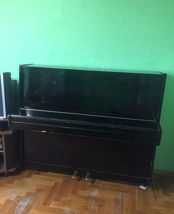 пианино, пианино беларусь, пианино украина чёрное, музыкальный инструмент пианино, пианино черное старое