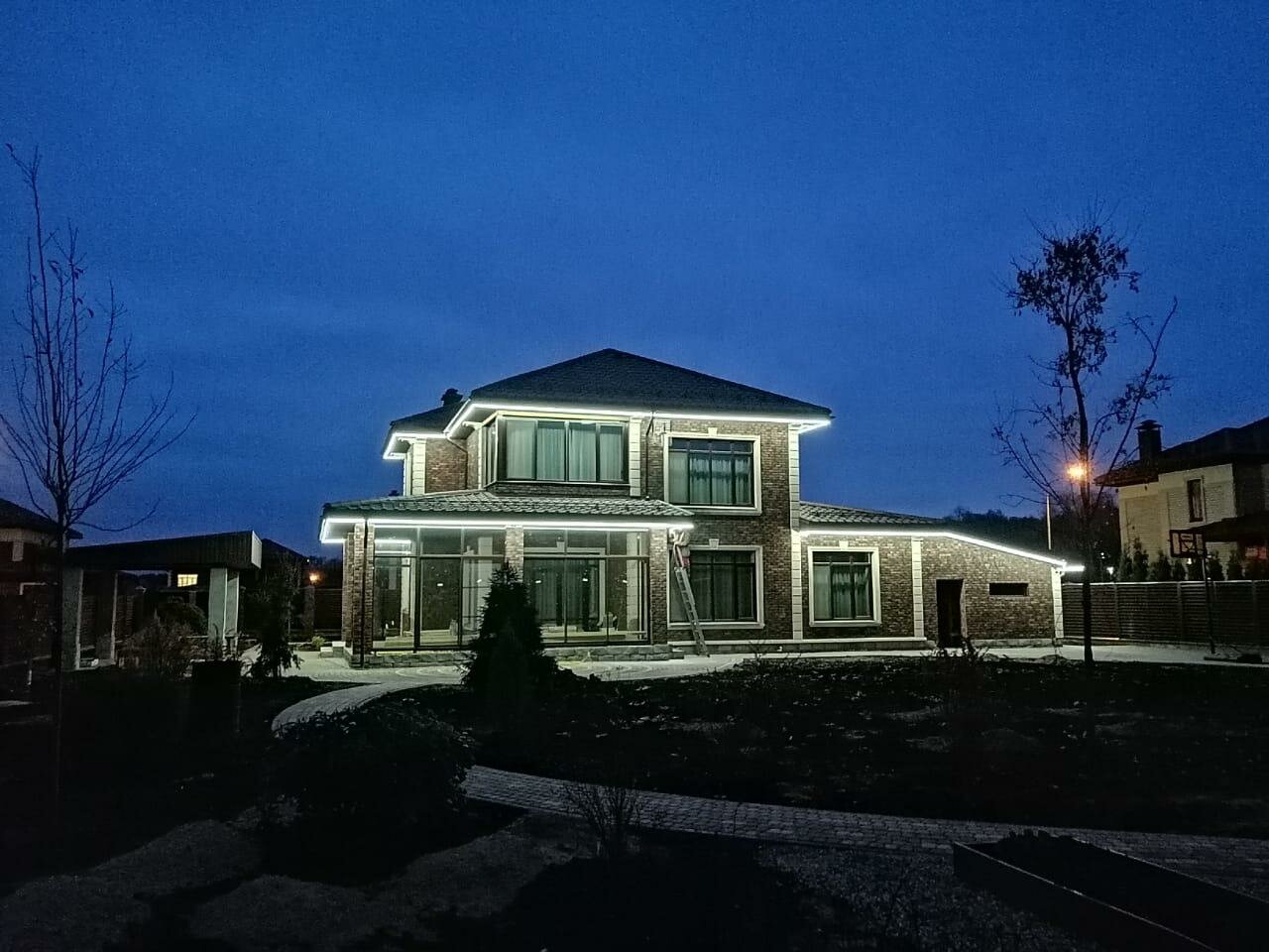 загородный дом, особняк, дом, коттедж, подсветка фасада коттеджа