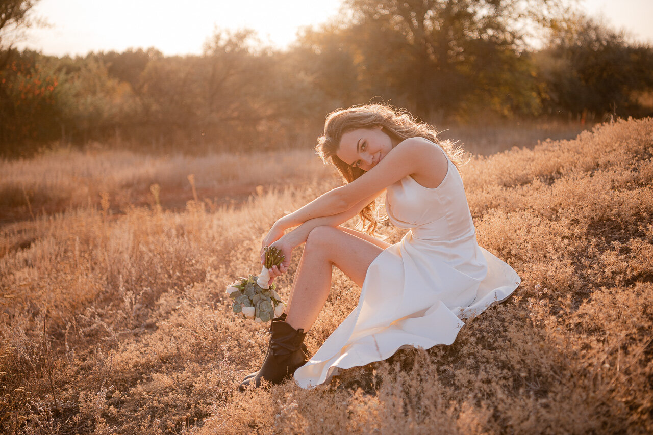 блондинка в поле, девушка, фотосессия на природе на закате, девушка в поле, фотосессия на закате
