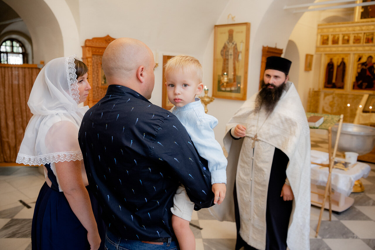 крещение ребенка, крестины в храме божьей матери в царицыно, крестины, церковь в царицыно крещение ребенка, таинство крещения