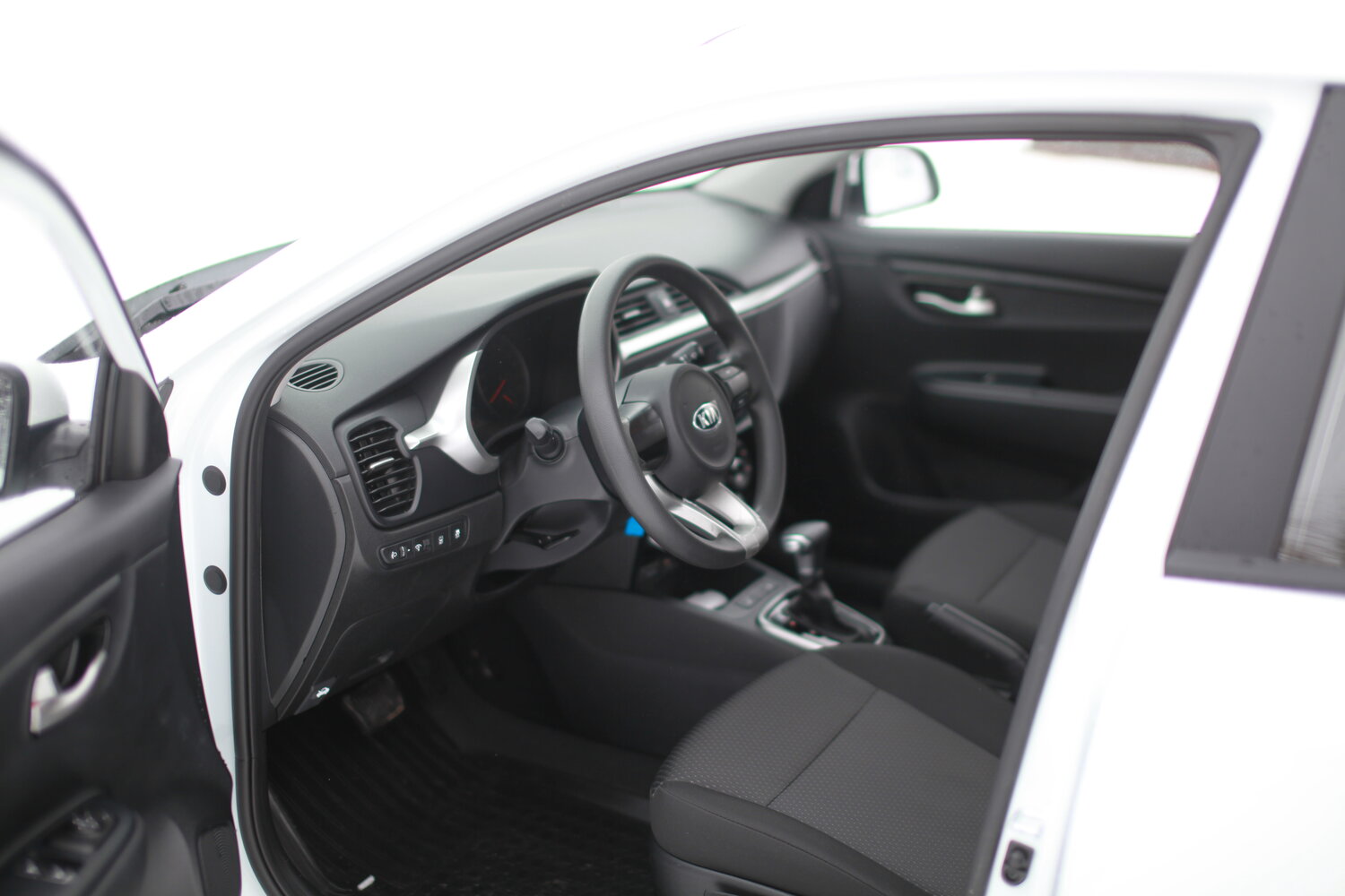 авто, автомобиль, kia ceed хэтчбек luxe 2019, киа серато металлик салон, авто за 395 тыс рублей салон